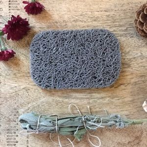 FREE W/$20 purchase Gray Soap Saver Lifting Pad